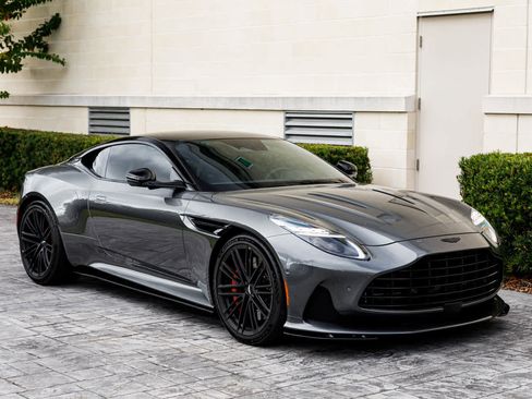 Used 2024 Aston Martin DB12 image 15