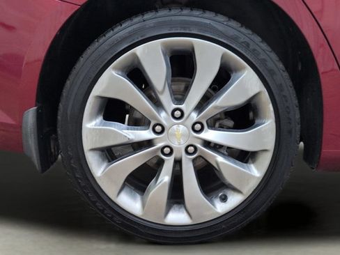Used 2018 Chevrolet Malibu Premier w/ Premier Sun and Wheel Package FWD image 27