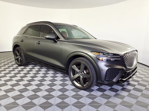 Used 2024 Genesis GV70 2.5T w/ Sport Prestige Package image 3