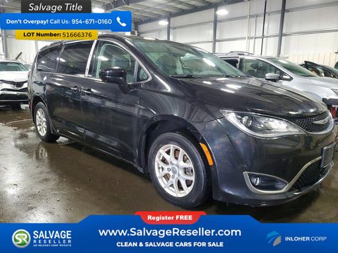 Used 2020 Chrysler Pacifica Touring w/ Advanced Safetytec Group FWD image 5