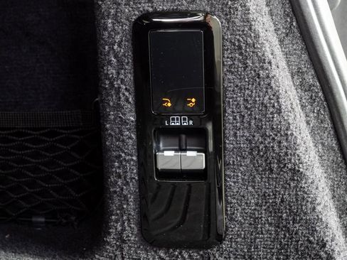 Used 2023 Land Rover Range Rover Sport SE Dynamic image 30