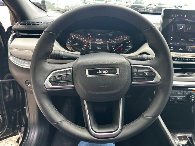 Used 2023 Jeep Compass Limited w/ Sun and Sound Group AWD/4WD image 29