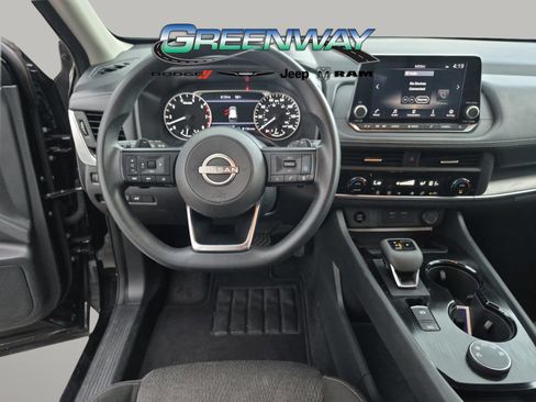 Used 2024 Nissan Rogue SV AWD/4WD image 10