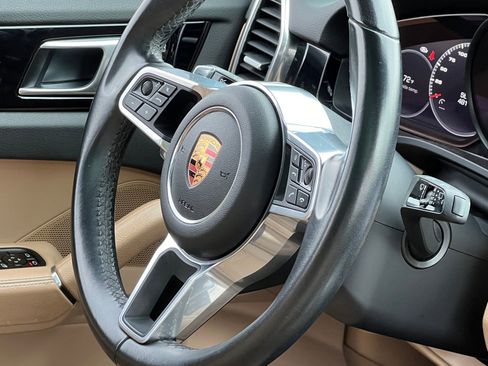 Certified 2020 Porsche Cayenne image 22