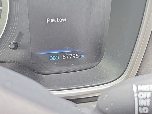 Used 2020 Toyota Corolla SE FWD image 9