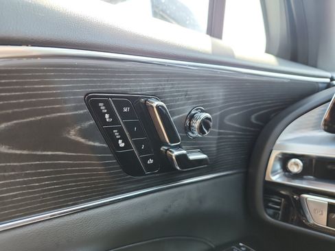 Used 2024 Cadillac Lyriq Luxury RWD image 16