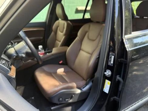 Used 2023 Volvo XC90 B6 Plus AWD/4WD image 2