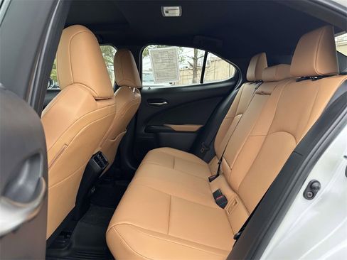 Used 2025 Lexus UX 300h AWD image 16