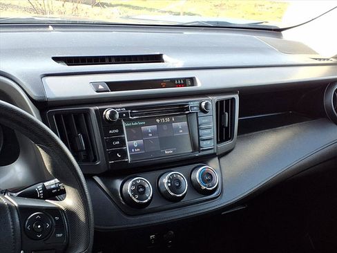 Used 2017 Toyota RAV4 LE image 13