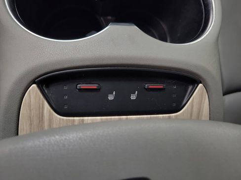 Used 2023 Toyota Venza XLE AWD/4WD image 16