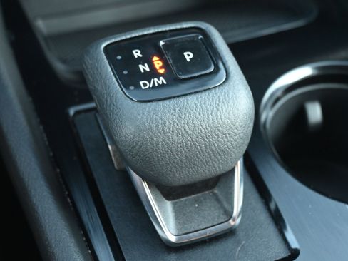 Used 2023 Nissan Rogue SV image 19