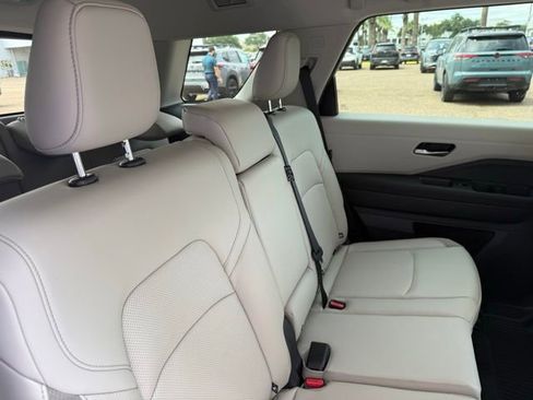 New 2026 Nissan Pathfinder SL FWD image 22