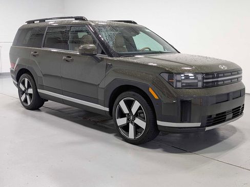 Used 2025 Hyundai Santa Fe Limited AWD/4WD image 5