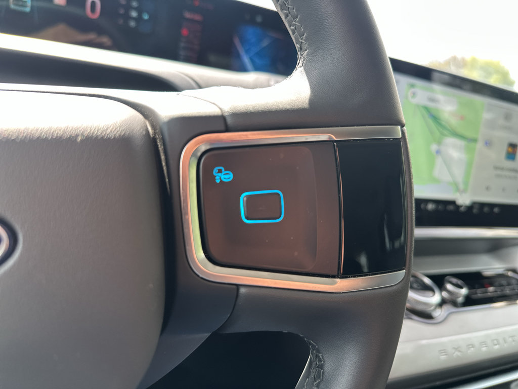 Certified 2025 Ford Expedition Active AWD/4WD image 28