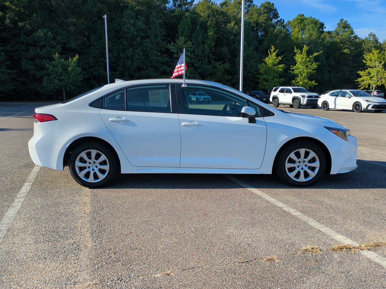 Used 2025 Toyota Corolla LE FWD image 3