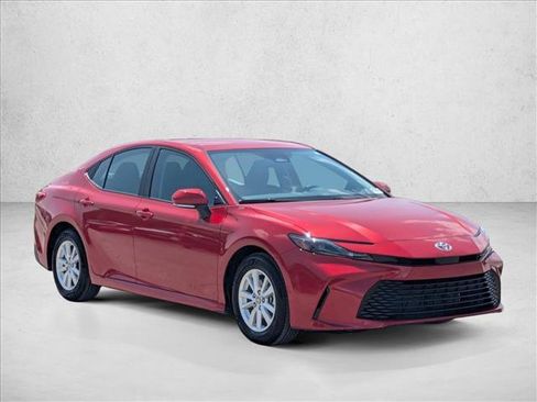 Used 2025 Toyota Camry LE FWD image 3