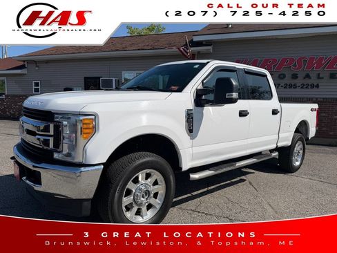 Used 2017 Ford F250 XLT w/ Snow Plow Prep Package AWD/4WD image 2