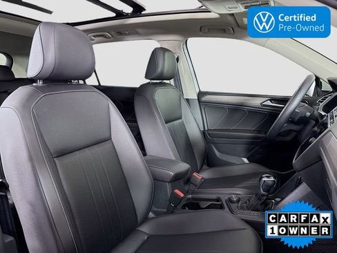 Used 2023 Volkswagen Tiguan SE w/ Panoramic Sunroof Package image 29
