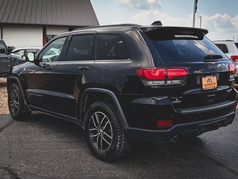 Used 2017 Jeep Grand Cherokee Trailhawk AWD/4WD image 9