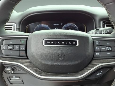 Used 2022 Jeep Wagoneer Series II AWD/4WD image 23