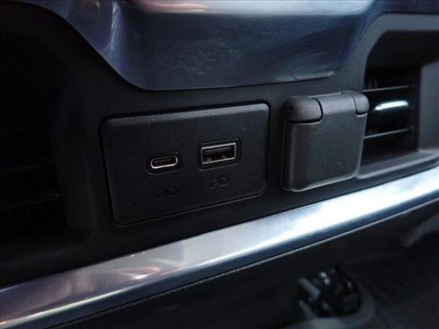 Used 2022 GMC Sierra 3500 Denali w/ Denali Ultimate Package image 11