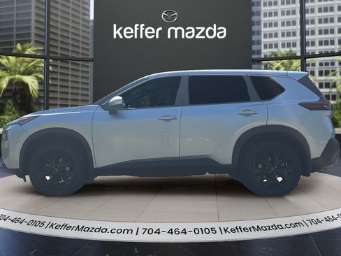 Used 2023 Nissan Rogue SV AWD/4WD image 4
