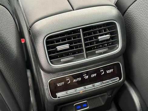 New 2025 Mercedes-Benz GLS 580 4MATIC image 13