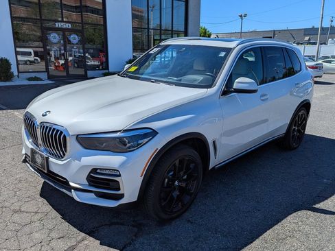 Used 2021 BMW X5 xDrive40i w/ Premium Package AWD/4WD image 2