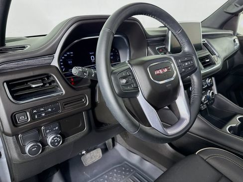 Used 2023 GMC Yukon SLT w/ SLT Premium Package RWD image 9