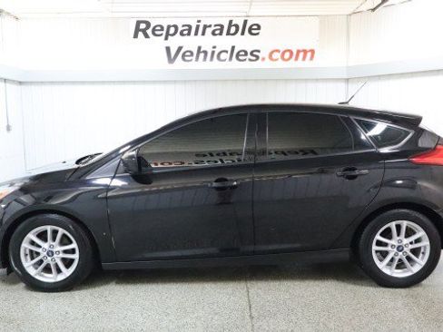 Used 2018 Ford Focus SE image 1