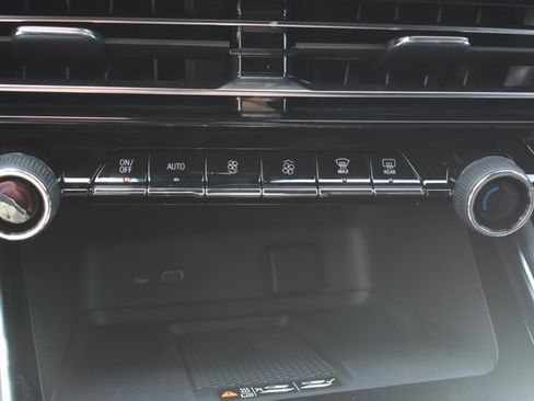 New 2026 Chevrolet Traverse LT w/ Midnight/Sport Edition FWD image 27