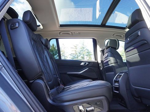 Used 2023 BMW X7 xDrive40i w/ Premium Package image 52