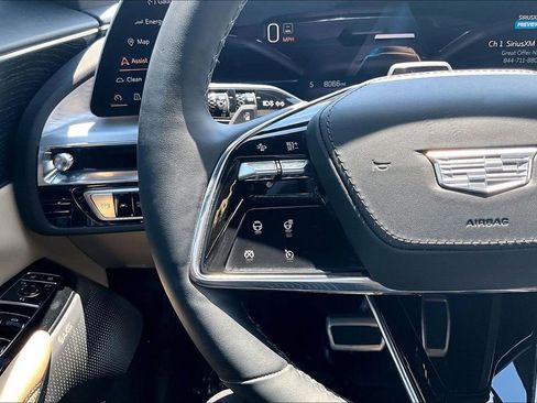 Certified 2025 Cadillac Lyriq Luxury w/ Nappa Leather Package AWD/4WD image 11