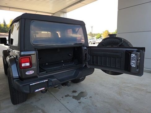 Used 2021 Jeep Wrangler Sport S image 95