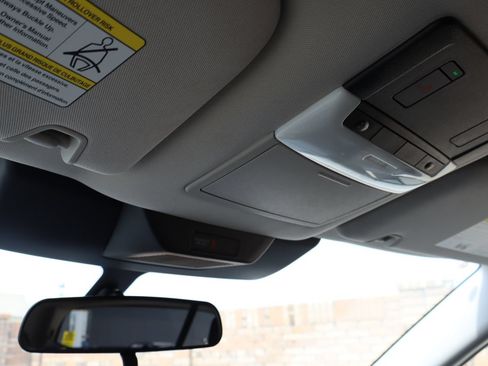 Used 2025 Nissan Pathfinder SV FWD image 28