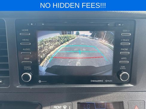 Used 2020 Toyota Sienna XLE FWD image 17