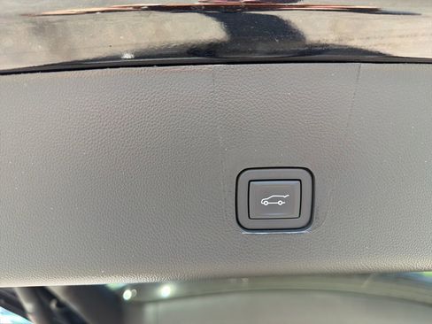 Used 2024 Chevrolet Traverse Premier w/ Redline Edition image 11