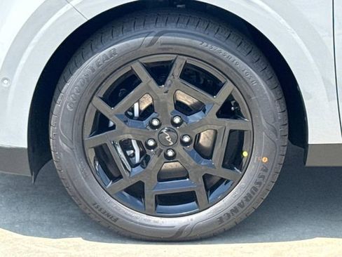New 2026 Kia Carnival SX Prestige FWD image 4