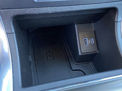 Used 2023 Ford Edge Titanium image 25