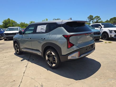 New 2027 Kia Seltos S FWD image 6