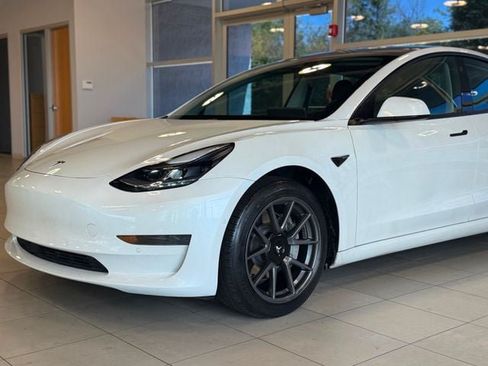 Used 2021 Tesla Model 3 Standard Range Plus RWD image 3