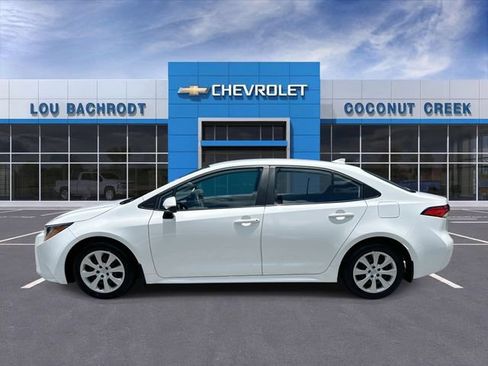 Used 2024 Toyota Corolla LE FWD image 5
