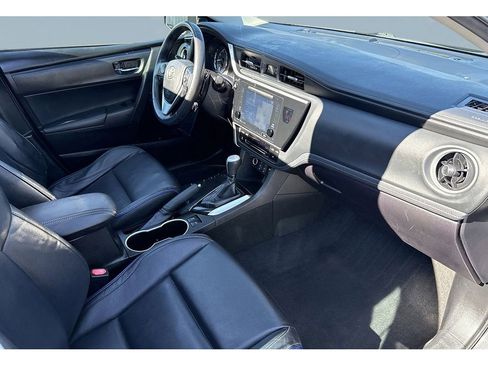 Used 2018 Toyota Corolla XSE image 22