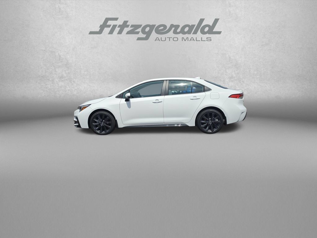 Used 2026 Toyota Corolla SE FWD image 5