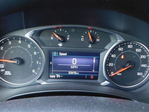 Used 2024 GMC Terrain SLE AWD/4WD image 11