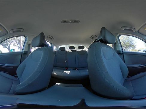 Used 2025 Kia K4 LXS image 36