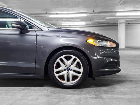 Used 2015 Ford Fusion SE image 17