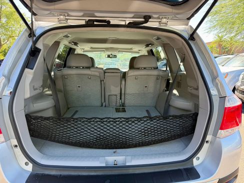 Used 2011 Toyota Highlander SE w/ Tow Pkg AWD/4WD image 19