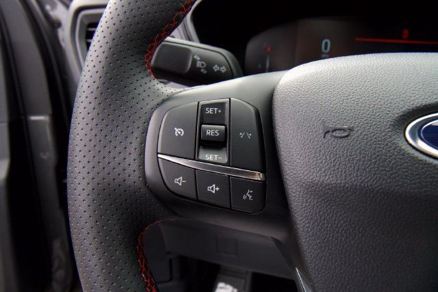 Used 2025 Ford Escape ST-Line Select AWD/4WD image 19