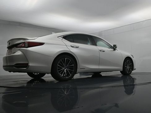 Used 2022 Lexus ES 300h w/ Premium Package FWD image 23